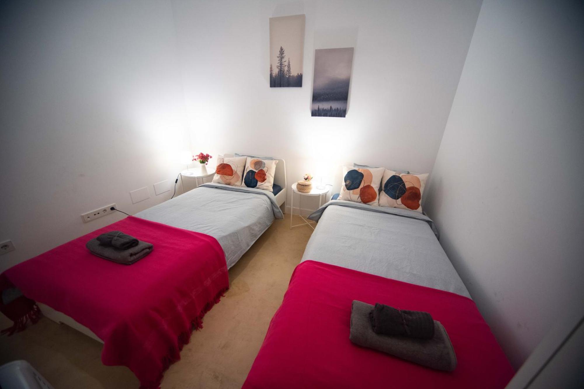 Sagrada Familia Private Rooms Барселона Экстерьер фото